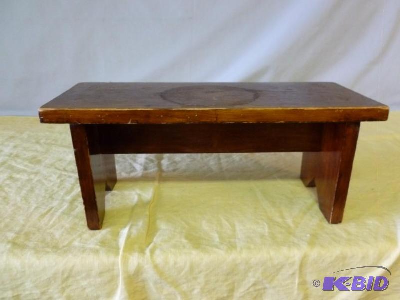 lot 135 image: Vintage wooden plant stand that measures 7.5&...
