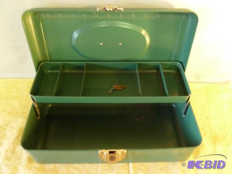lot 163 image: Vintage Union Steelchest Corp. metal toolbox,...