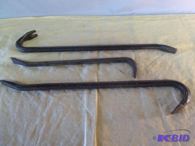 lot 184 image: Lot of three heavy duty wrecking bars....