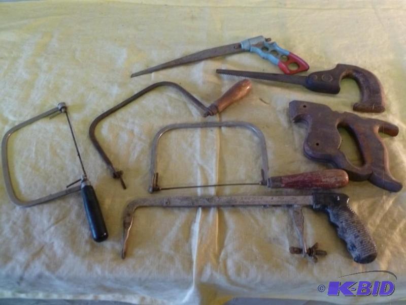 lot 185 image: Large assortment of saws and a wooden saw han...