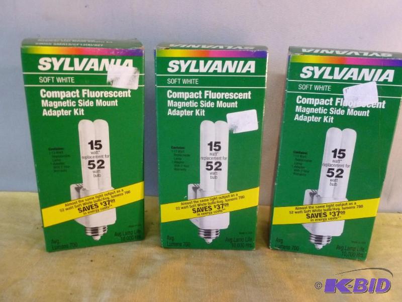 lot 190 image: Lot of three Sylvania compact florescent magn...