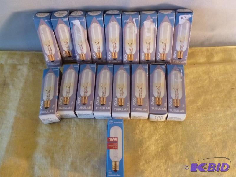 lot 194 image: Large lot of 18 T-6 small light bulbs....