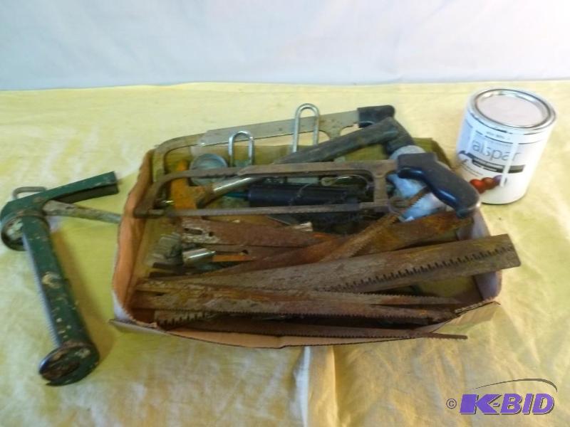 lot 197 image: Large lot of tools and handyman related items...