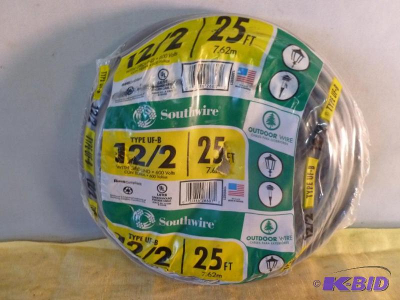 lot 208 image: Southwire 122 - 25ft roll of outdoor wire, b...