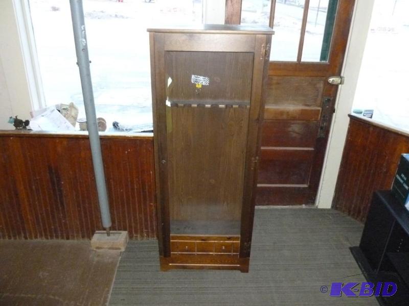 lot 4 image: Nice glass front wooden gun cabinet with key ...