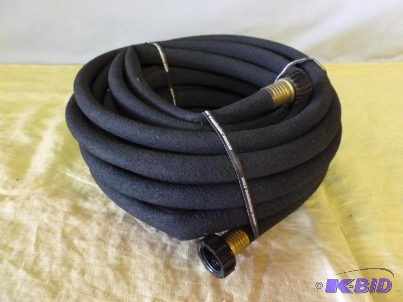 lot 59 image: Large length of brand new rubberized garden h...