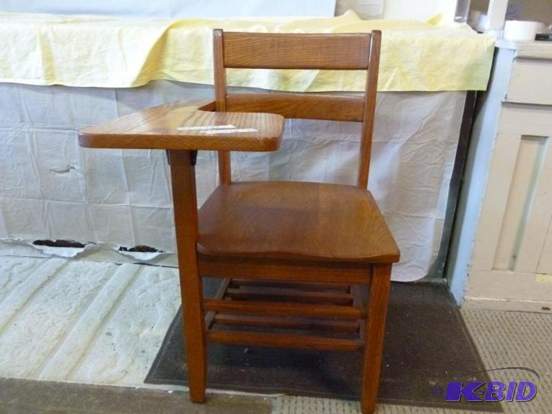 lot 8 image: Beautiful vintage solid oak school chair, has...