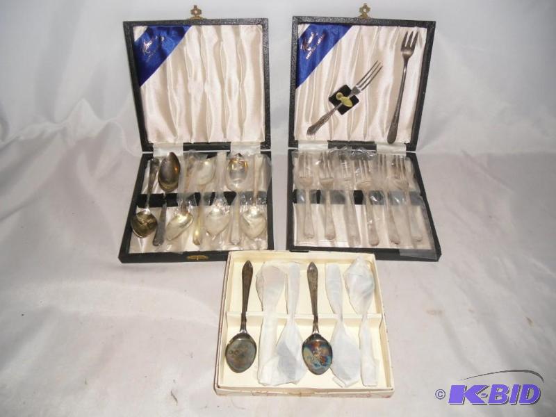 lot 5 image: Sheffield, Made England Silver Plate Serving Forks and Spoons in Cases