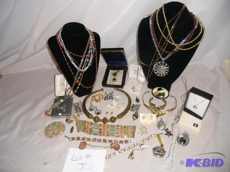 lot 7 image: J-2 Lot of Jewelry