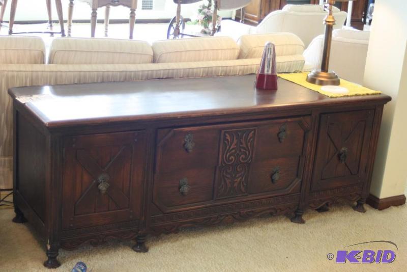 lot 147 image: (4) Wooden DressersShelving Units Decorative Lamps.