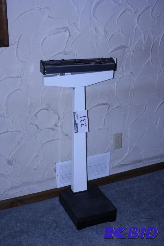 lot 231 image: Manual Weight Scale BlackWhite For A Doctors Office Or Home.