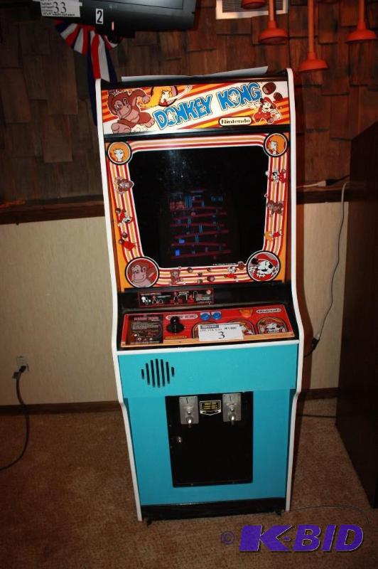 lot 3 image: Nintendo Co. Donkey Kong Original Arcade Machine Tested & Operational.