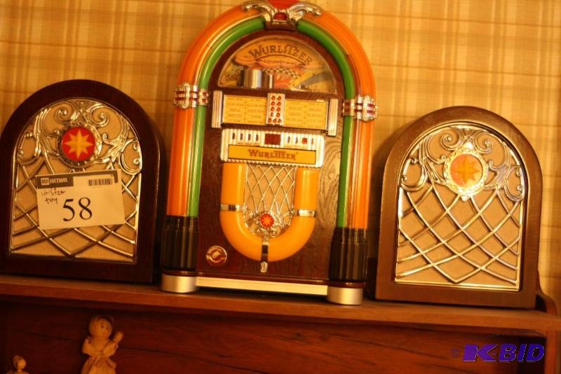 lot 58 image: Toy Wurlitzer Juke Box Radio w2 Speakers