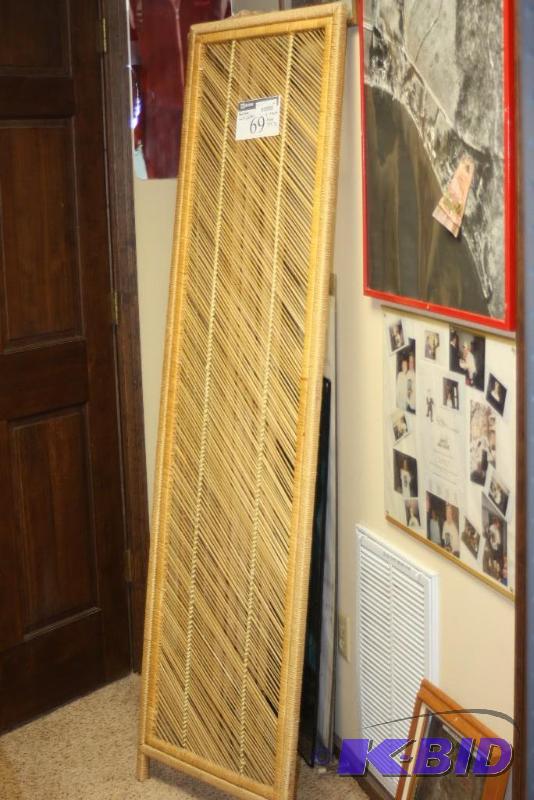 lot 69 image: Bamboo Wall-Divider 6 Pieces 20 X 72.