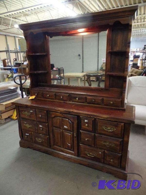 Dresser