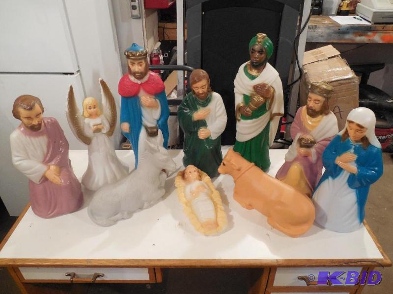 10-pc. Traditional Nativity Set