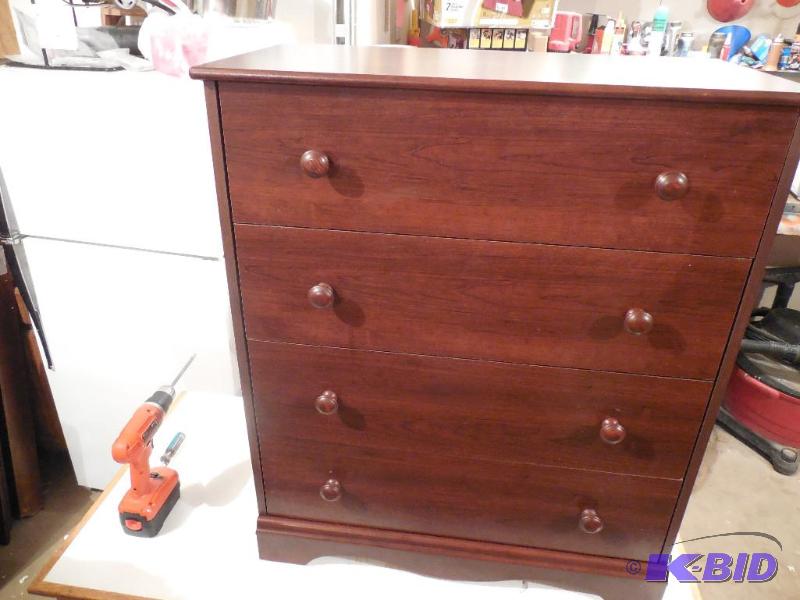4 Drawer Dresser  Chest