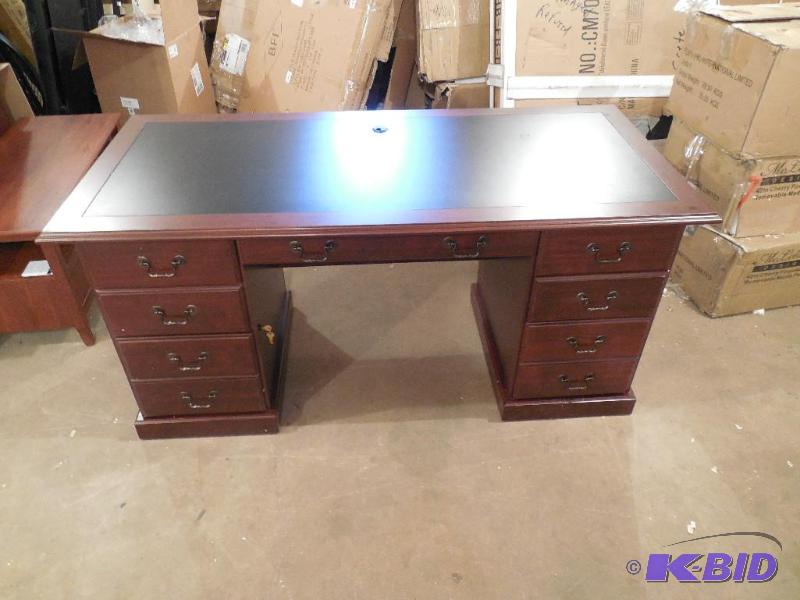 Heritage Hill Executive Desk - Cherry