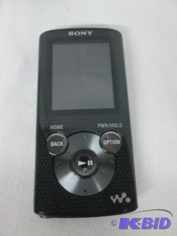 lot 17 image: Sony Walkman 8GB VideoMP3 Player - Black