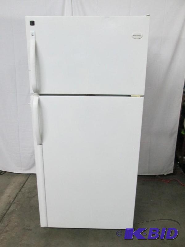 lot 28 image: FrigidAire Refrigerator
