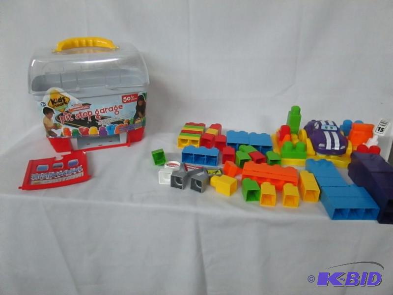 lot 38 image: Auto Shellz 50-pc. Building Set w Case