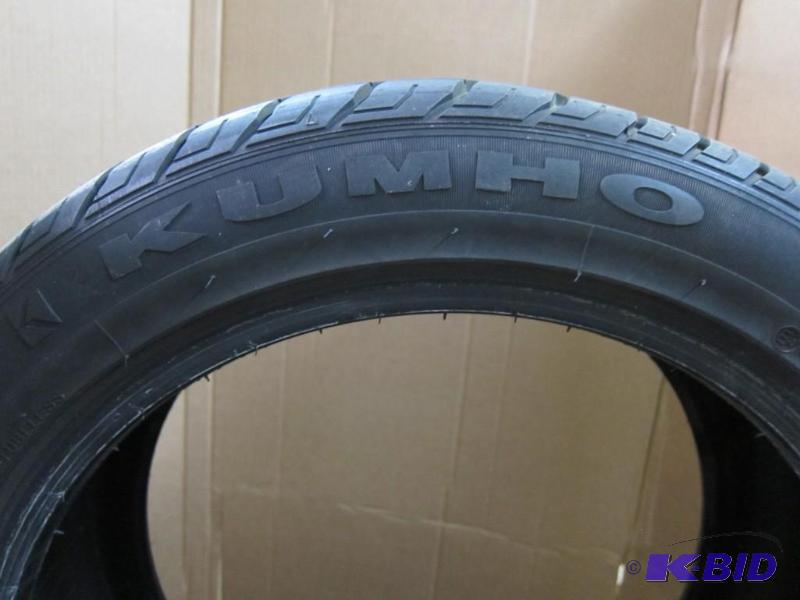 2 Kumho ECSTA tires