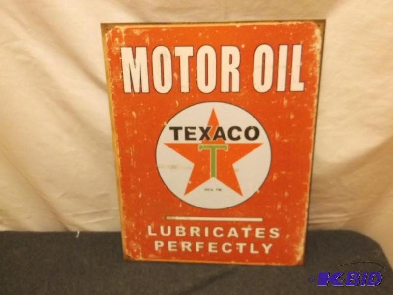 lot 14 image: Collectable metal Texaco motor oil sign measu...