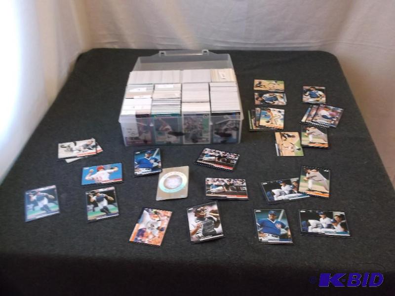 lot 37 image: Nice lot with 1600 to 1800 collectable 1980s...
