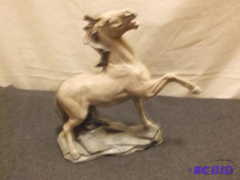 lot 55 image: Beautiful horse figurine measuring 10 14&quo...
