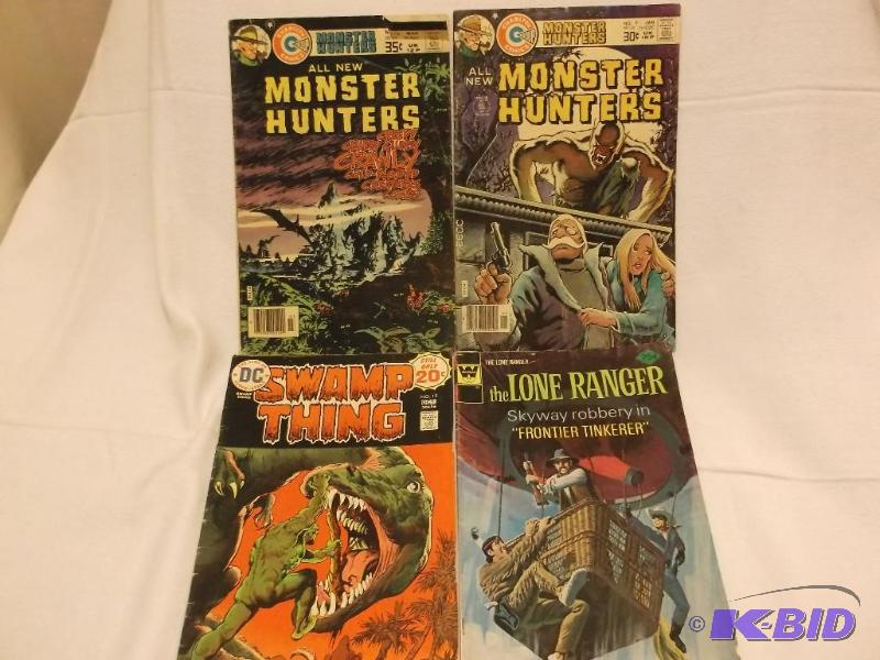 lot 65 image: Lot with 4 collectable comic books....