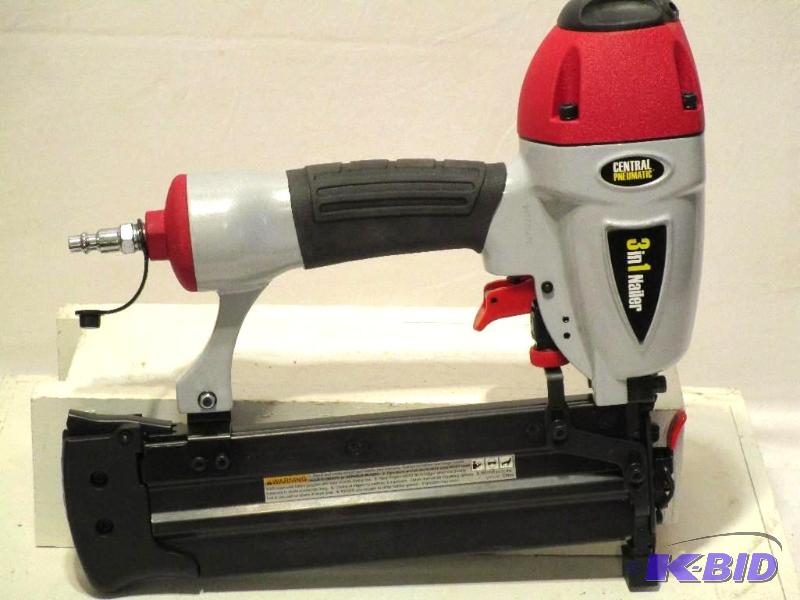lot 17 image: 1618 Gauge 3-in-1 Air NailerStapler