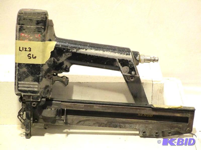 lot 22 image: Senco SLS20XP L Wire 1-12 Stapler W Case 490005N