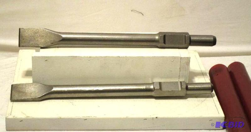 lot 29 image: 1 in. Flat Point Breaker Chisel Set 2 Pc