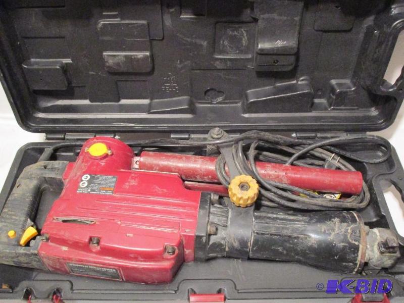 lot 32 image: 11 Amp 35 lb. Lower Wall Breaker Hammer