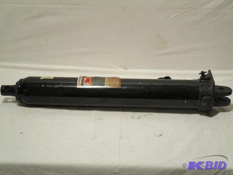 lot 56 image: 8 Ton Heavy Duty Long Ram Hydraulic Round Bottom Jack