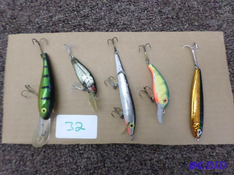 (5) Crankbait Lures...