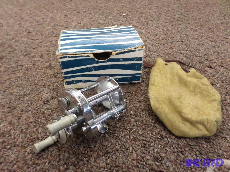 Vintage Pfleuger Akron Casting Reel With Box ...