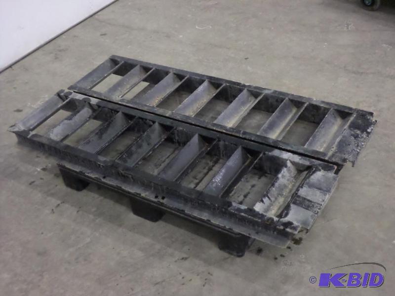 (2) 56&quot Heavy Duty Equipment Trailer Ram...