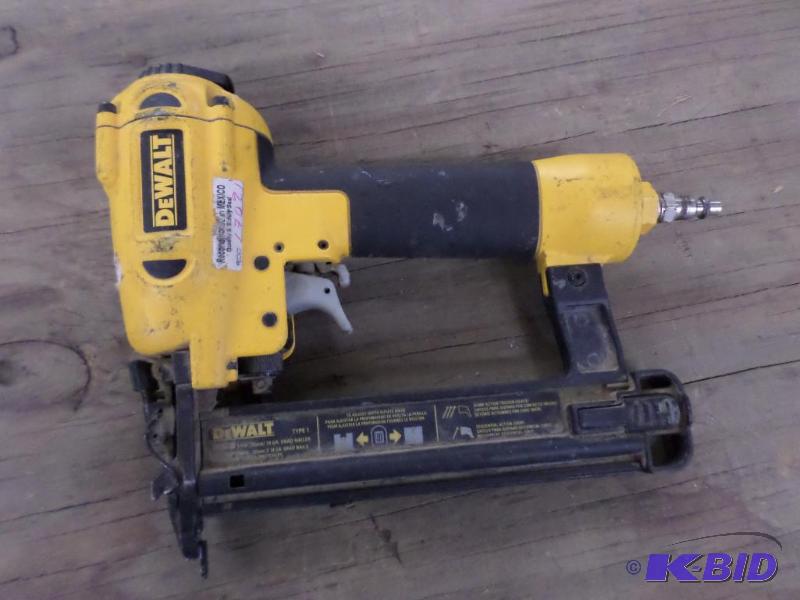DeWalt D51236 1.25&quot Brad Nailer...