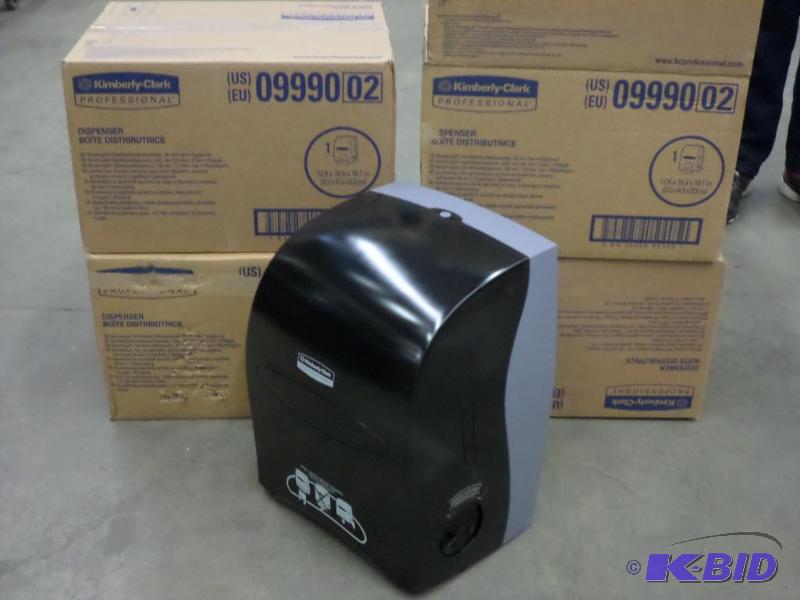 (4) New Kimberley-Clark 09990 Professional Pa...