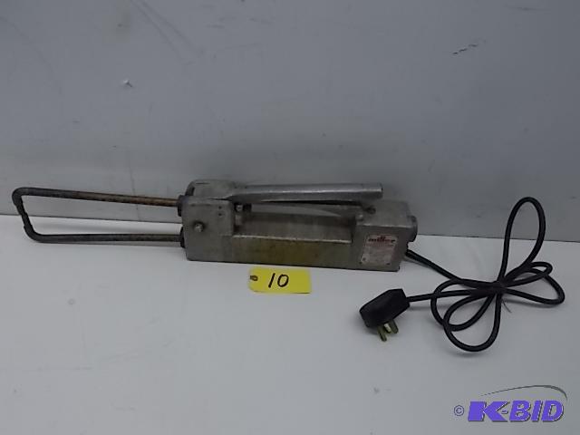 lot 10 image: Miller Lectric-Spot Model 33 Electronically T...