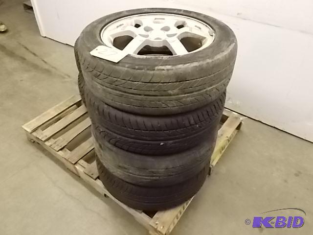 lot 27 image: (4) Ohtsu FP6000 AS 20555R16 Tires on Mitsu...