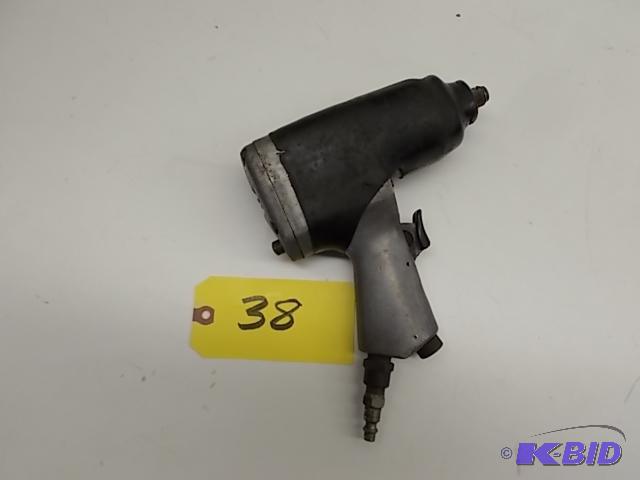 lot 38 image: Universal Tool 12" Air Impact, Works...