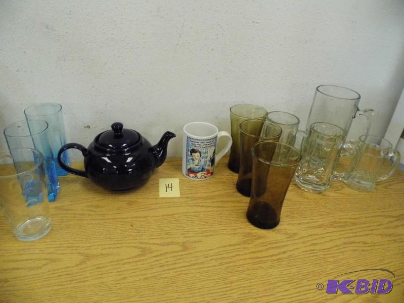 Teapot w Glassware