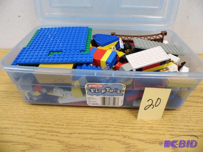 Sterelite Container of Legos
