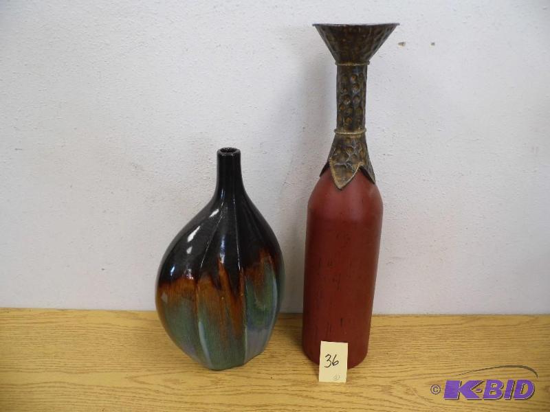 2 Vases