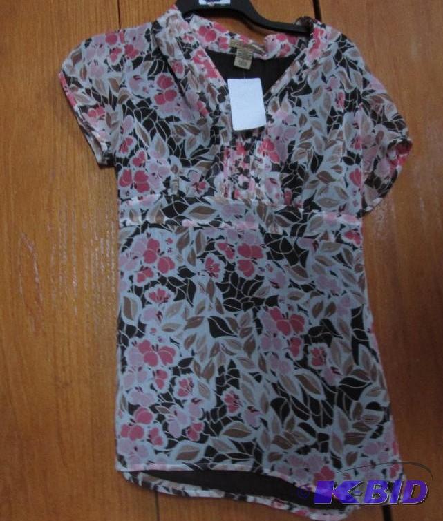 lot 109 image: Notations decorative t-shirt size small...