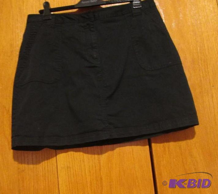 lot 124 image: Josehpine Chaus black skirt size16...