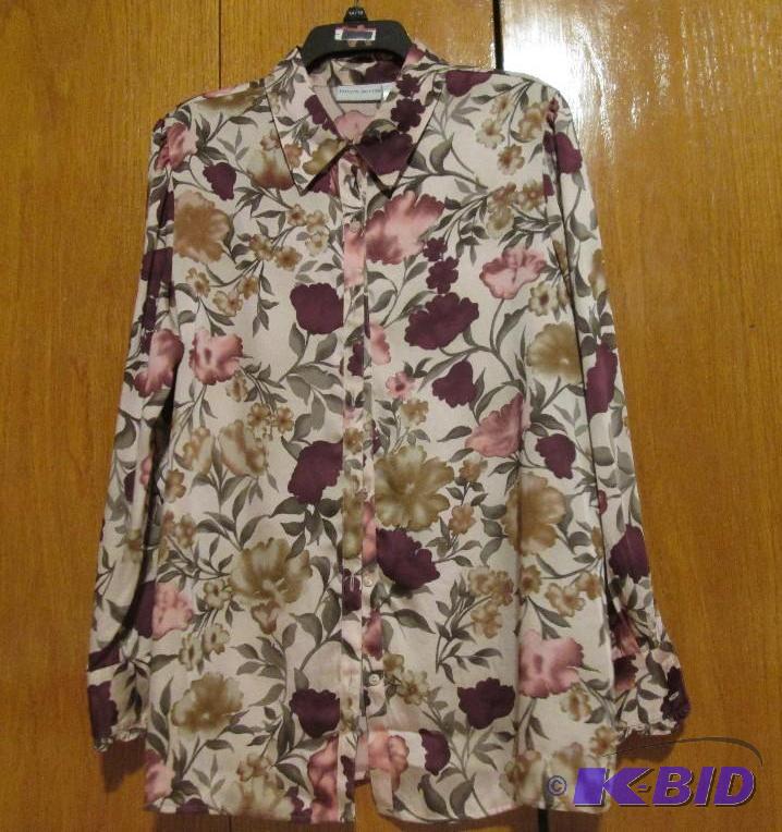 lot 126 image: Jaclyn Smith floral shirt size 16...