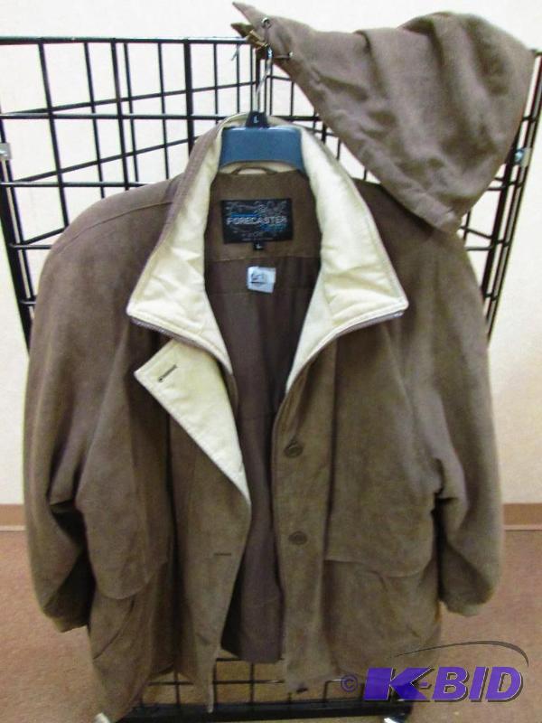 lot 15 image: Ladies Forecaster Sport coat, size L with but...